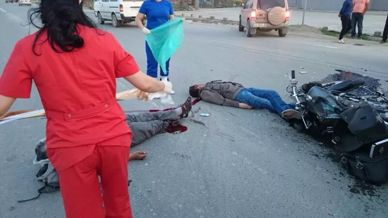 Двое сахалинцев погибли при столкновении иномарки и мотоцикла