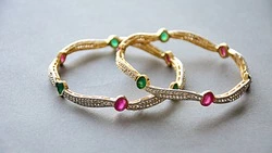 Сахалинца будут судить за кражу драгоценностей у родной матери