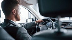 В Южно-Сахалинске бизнесмен обманом продал залоговый автомобиль