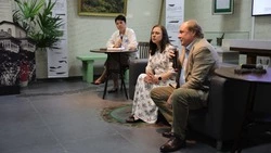 Выставку «Толстой и Чехов: „я ни одного человека не любил так, как его…“» открыли в Южно-Сахалинске