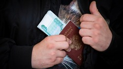 Главного инженера в Аниве оштрафовали за плохие дороги