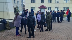 Добровольцам в Смирныховском районе вручили пайки и лекарства перед отправкой на СВО