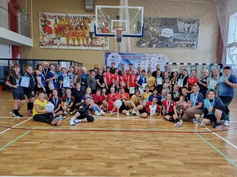 На Сахалине провели первый турнир по миниволей на «Кубок мэра»