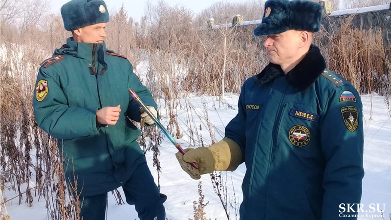 Сахалинские пожарные подожгли дом фейерверком