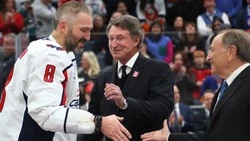 Александр Овечкин побил рекорд Гретцки в НХЛ: нападающий забросил 895 шайб