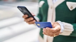 Сбербанк запустил технологию «Вжух» для бесконтактной оплаты с iPhone 