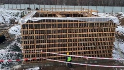 Губернатор поручил ускорить открытие спорткомплекса в Троицком