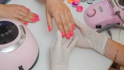 Лунный календарь маникюра на май 2025 года: лучшие дни для красоты 