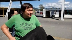 Хедлайнер фестиваля «Воспетые острова» Игорь Слуцкий прибыл в Южно-Сахалинск