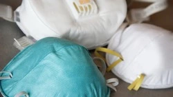 Режим ношения масок на Сахалине оставили без изменений