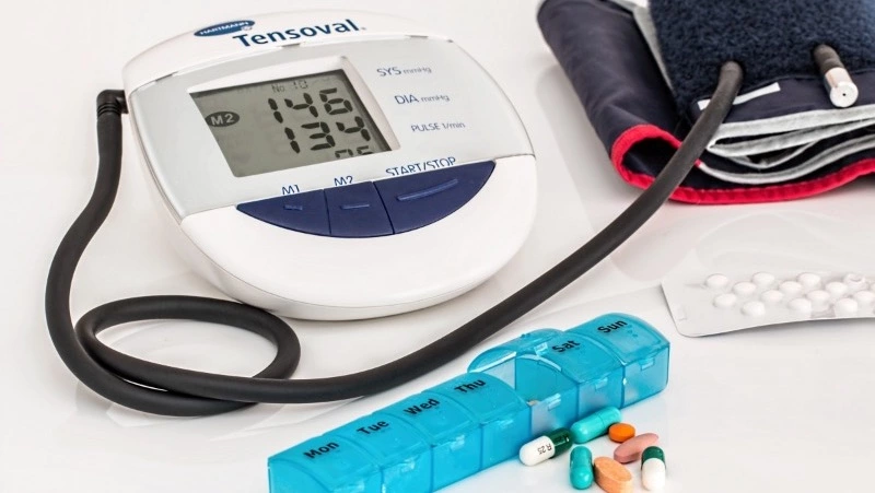 Пациентке с болью при ходьбе организовали выезд врачей на дом в Южно-Сахалинске