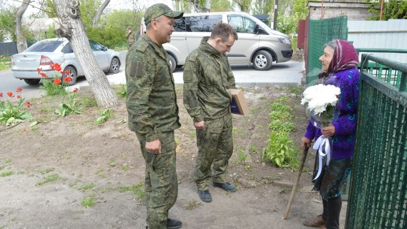 Воины-дальневосточники поздравили ветеранов в ДНР: шефство, помощь и душевное тепло