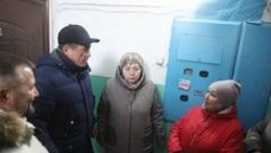 Более трети подъездов в домах Александровска-Сахалинского обновят до конца года