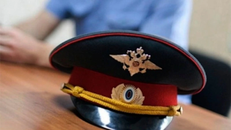 Пьяная женщина в Поронайске украла у знакомых 70 тысяч рублей и мобильный телефон