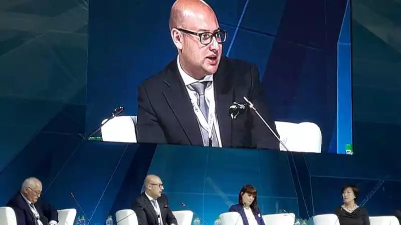 Нефтяников Сахалина призывают активнее рекламировать свои добрые дела