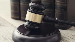 На Сахалине осужденный за экстремизм пытается избежать ответственности