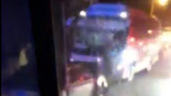 Автомобиль и автобус столкнулись вечером 24 октября на выезде из Южно-Сахалинска