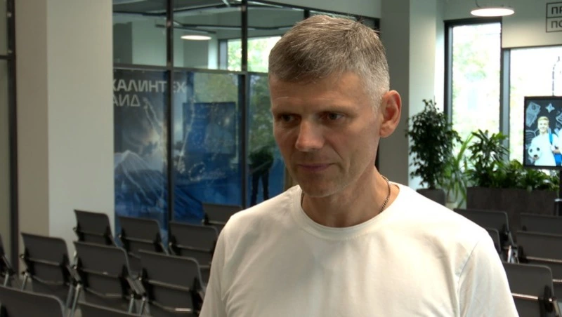 Из окопов — в классы: ветераны СВО учат сахалинских школьников основам военной подготовки