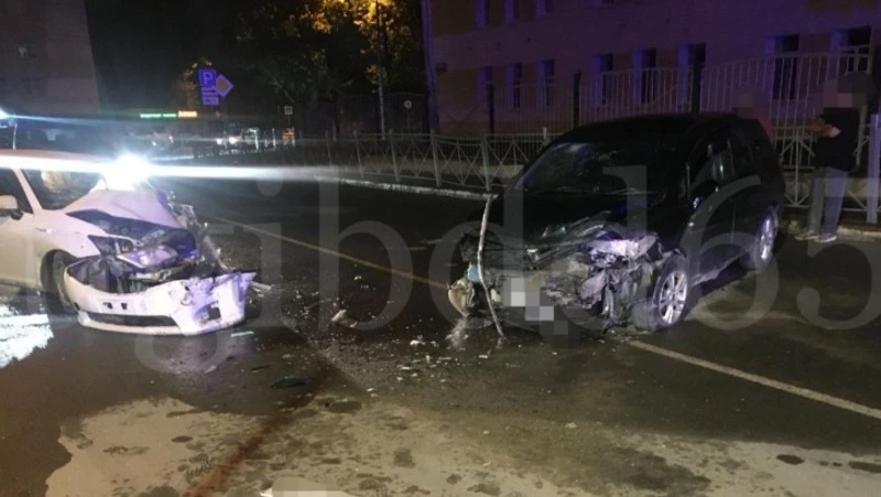 Пьяный водитель врезался в Toyota на встречной полосе в Южно-Сахалинске