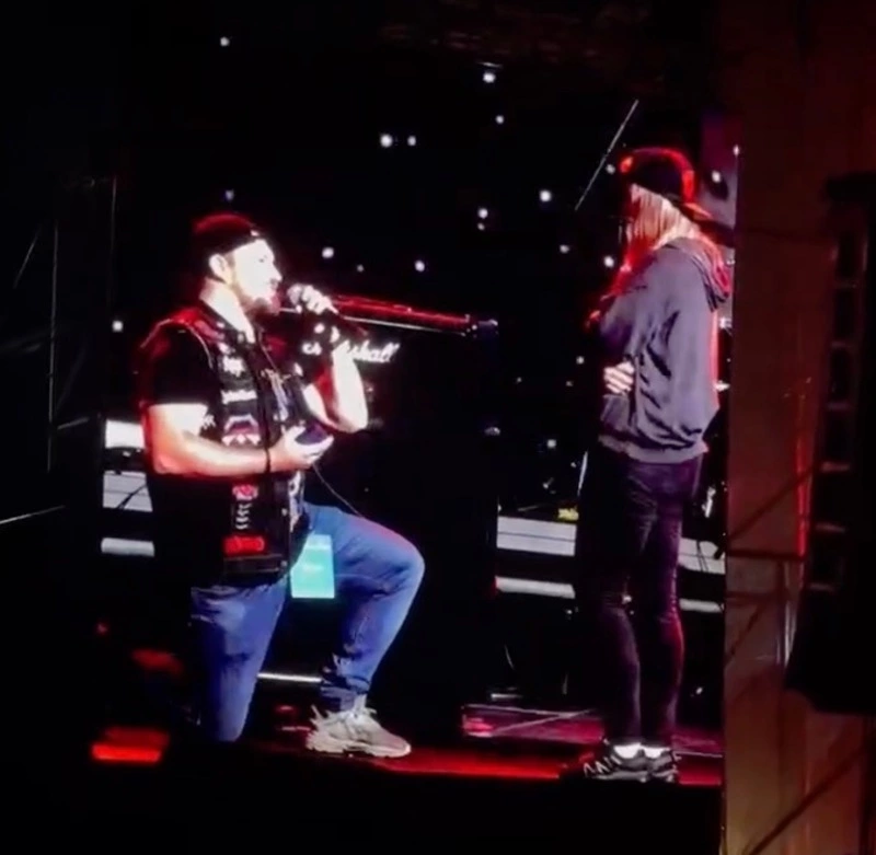 Островитянин сделал предложение своей девушке на концерте на «Крыльях Сахалина»