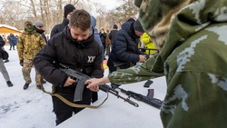Южно-Сахалинск отметил День защитника Отечества концертом и мастер-классами