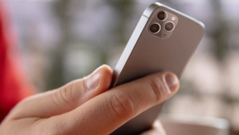 Житель Южно-Сахалинска, стащив забытый в такси телефон, пойдет по уголовному делу