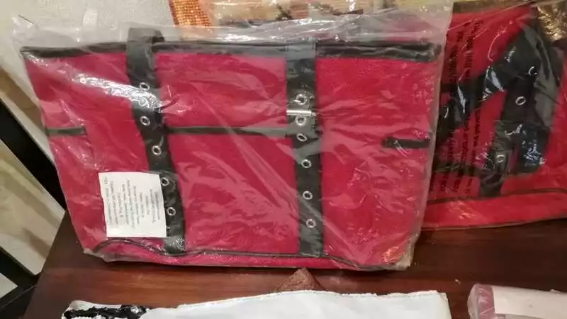 «Стыдно за картошкой сходить»: сахалинке прислали из интернета «модную итальянскую сумку»