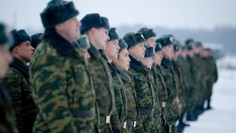 Россиян обязали уведомлять военкоматы о любых значительных переменах в своей жизни