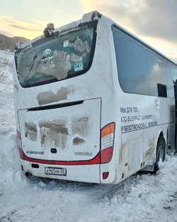 ДТП с пассажирским автобусом произошло на Сахалине — в салоне было 39 пассажиров