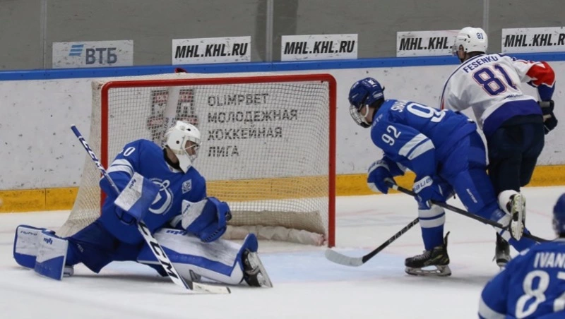 «Сахалинские Акулы» проиграли московскому «Динамо» со счетом 1:2 в Красногорске
