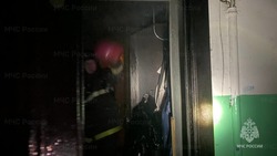 Пожарные не дали загореться многоквартирному дому в Южно-Сахалинске 17 июня