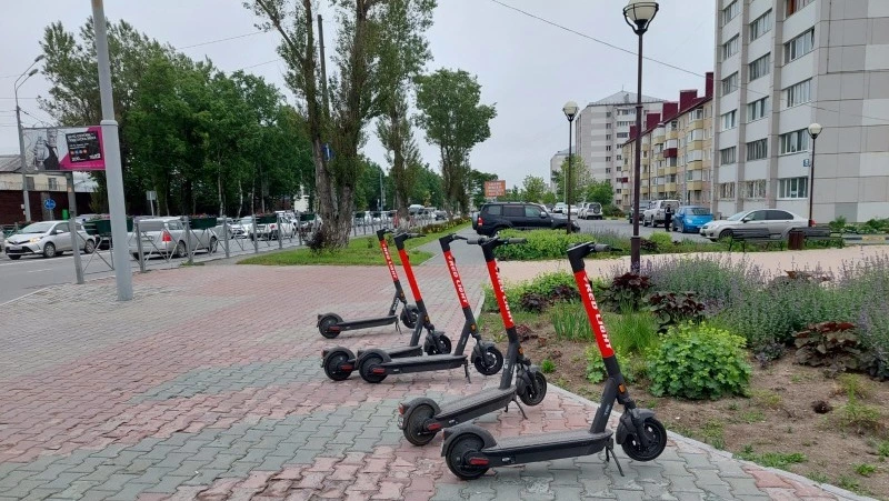 Частный прокат самокатов Red Light открылся на перекрестках Южно-Сахалинска