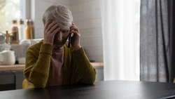 В Южно-Сахалинске внук украл у пенсионерки 19 тысяч рублей с банковской карты