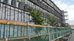 В Поронайске продолжают реконструкцию спортивного комплекса «Авангард»