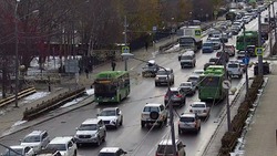 На улице Ленина в Южно-Сахалинске упала праздничная иллюминация
