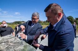 Губернатор дал старт строительству завода пиломатериалов в Корсаковском районе