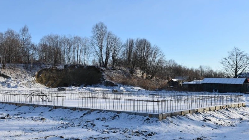 Шесть домов на две квартиры построят для семей из аварийного фонда в Гастелло