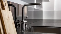 Отключения холодной воды в Южно-Сахалинске 15 августа: список адресов