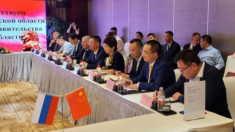 Товарооборот между РФ и КНР за первые четыре месяца года вырос на 7,9%  