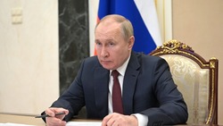 Путин поручил правительству повысить пенсии до 19 тысяч 