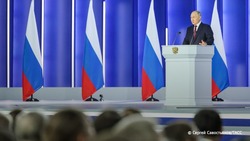 Путин призвал бизнесменов России быть со своей Родиной