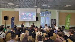 Ветераны СВО рассказали школьникам о важности гуманитарных миссий на Донбассе