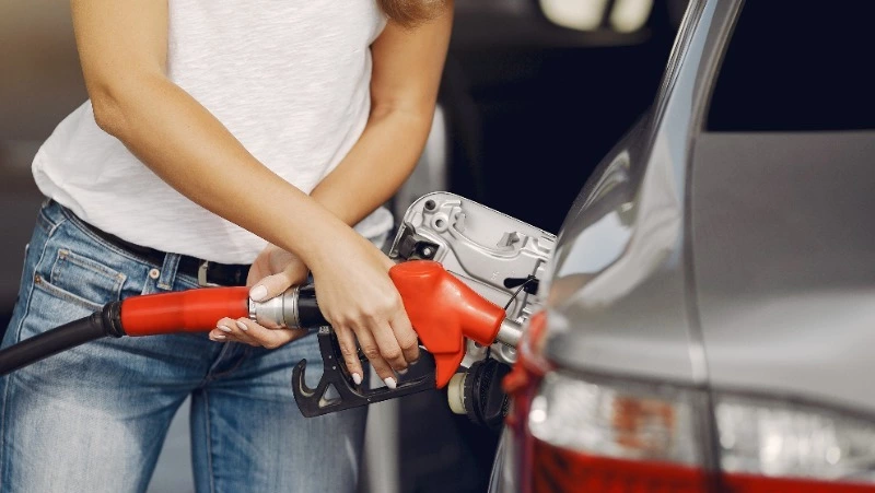 Пять автозаправок снизили цены на топливо в Южно-Сахалинске