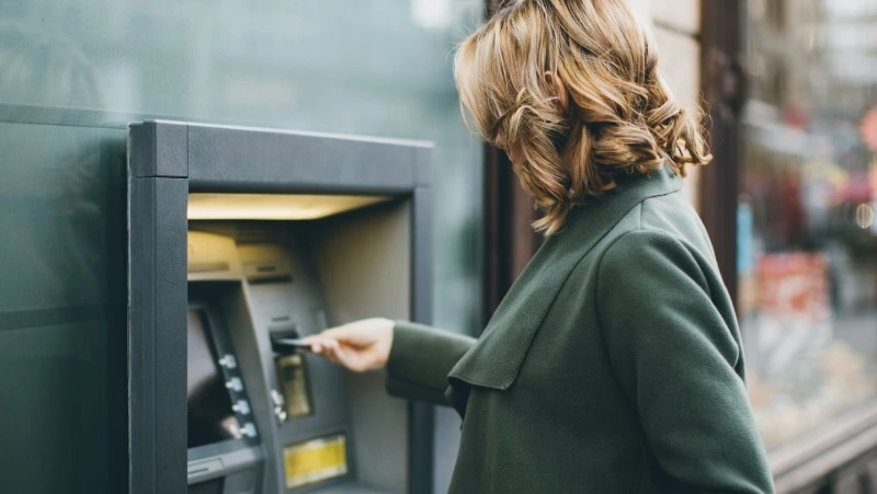 Мошенники обманули троих жителей Сахалина на сумму более 1,5 млн рублей