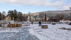 До конца ноября благоустроят пешеходные зоны на площади Славы в Южно-Сахалинске 