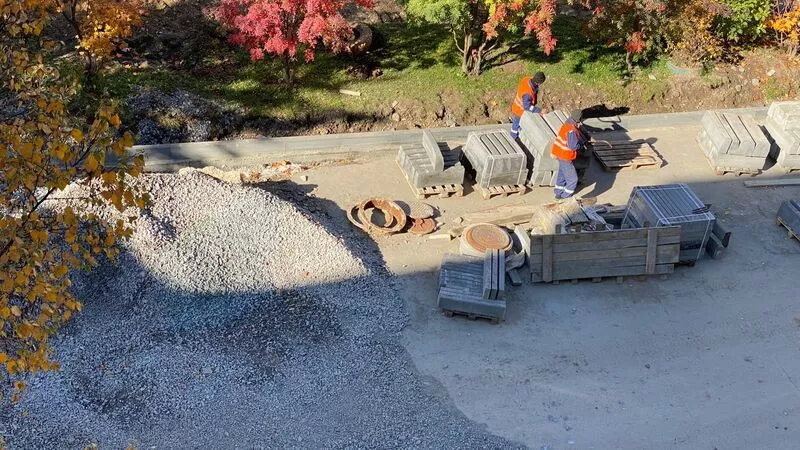 «Чем наш двор хуже?»: жители Южно-Сахалинска недовольны ремонтом придомовой территории