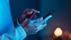 Роскомнадзор частично ограничивает работу WhatsApp* и Telegram