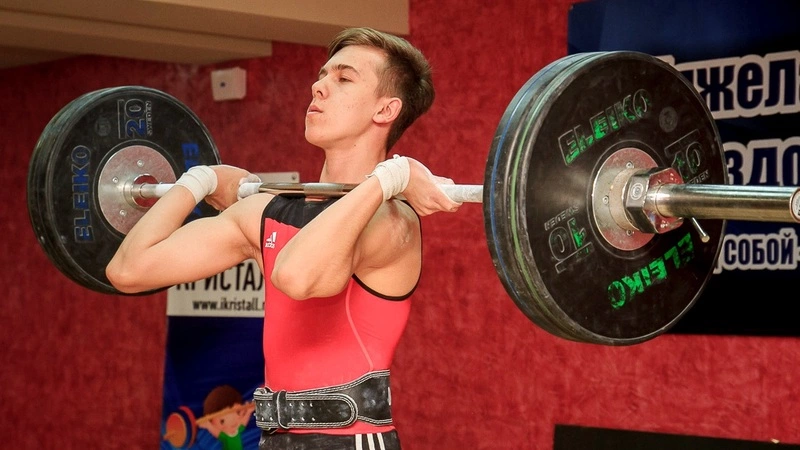 «Кристалл» зовет сахалинцев в секцию тяжелой атлетики