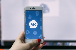 Блогеры будут развивать «ВКонтакте» и «Одноклассники» после ухода зарубежных соцсетей