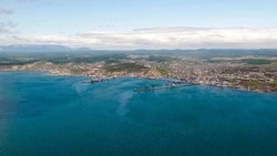 Новые законы на Сахалине: зарплаты, дроны и ответственность школ за травмы